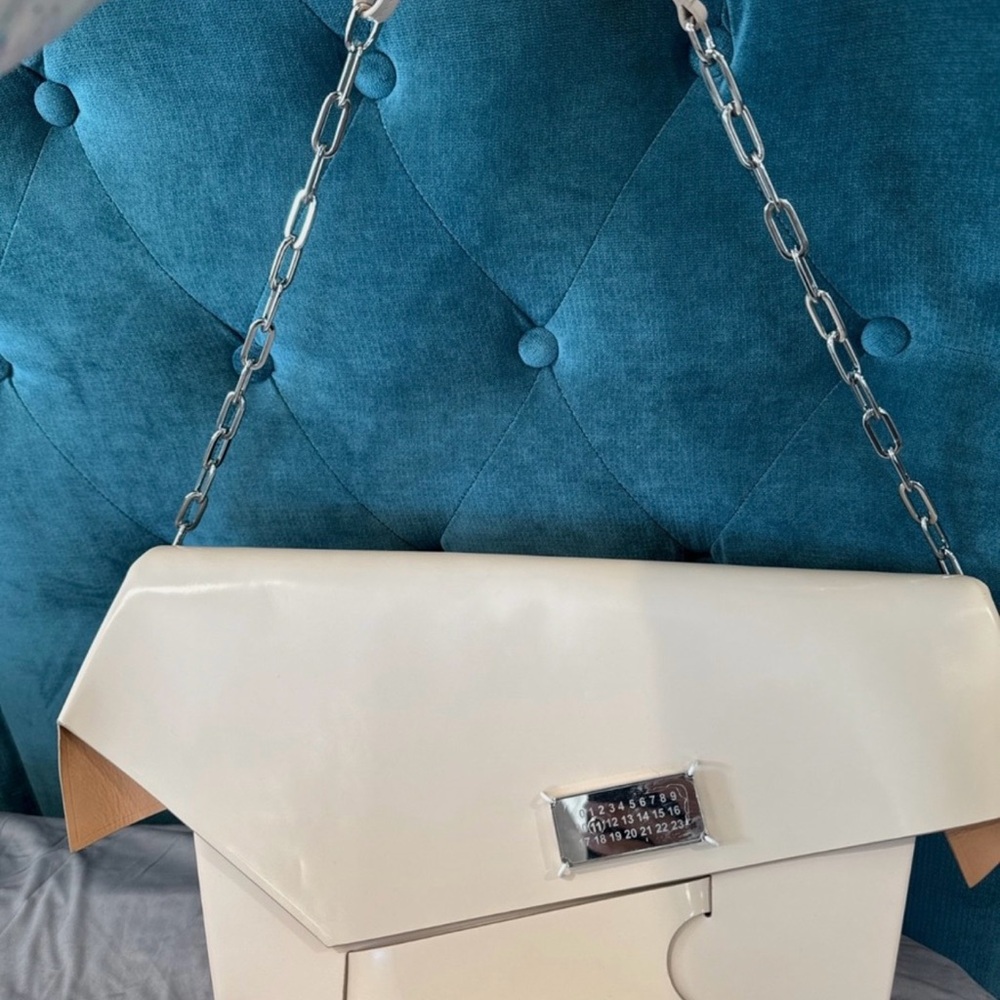 Maison Martin Margiela White Shoulder Bag with Chain Strap